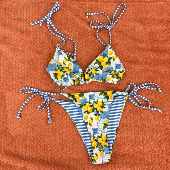 SHEIN Reversible Blue and Yellow Lemon Print Bikini - Picture 2 of 5